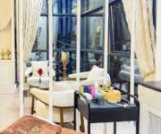 “Pelin Ekener Beauty & Care’de profesyonel güzellik ve bakım hizmeti alan müşteri