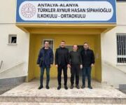 Türkler Aynur Hasan Sipahioğlu İlköğretim Okulu binası, modern sınıfları ve öğrencilere güvenli, çağdaş bir öğrenme ortamı sunan Alanya’daki ilkokul.