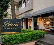 Princes Home Baby World Alanya – Bebek ve çocuk giyim ürünlerinin yanı sıra oyuncak ve aksesuarların sergilendiği modern mağaza.