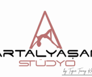 “Artalyaşam Stüdyo’da pilates, yoga ve sağlıklı yaşam aktiviteleri yapan katılımcılar”