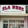 Ela Bebe Alanya – Bebek ve çocuk giyim ürünlerinin modern ve şık bir şekilde sergilendiği butik mağaza.