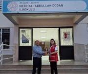 Nezahat Abdullah Doğan İlkokulu binası, modern sınıfları ve öğrencilere güvenli, çağdaş bir eğitim ortamı sunan Alanya’daki ilkokul.