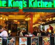 “Alanya The King’s Kitchen & Bar’da modern atmosferde kokteyller, dünya mutfağı lezzetleri ve şık sunumlar”