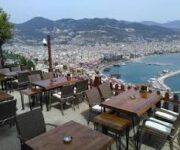 “Alanya Green River Restoran’da doğayla iç içe nehir kenarında yemek keyfi”