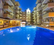 Kleopatra Ada Hotel Alanya: Ünlü Kleopatra Plajı’na Birkaç Adımda Tatil Lüksü