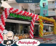 Maraşlıoğlu Ev Yemekleri, Dondurma & Baklava Alanya’da geleneksel yemek tabağı, baklava ve Maraş dondurması servisi