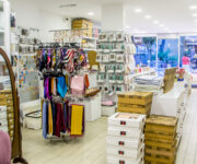 Alanya RIM HOME mağazasında modern ve şık ev tekstili ve dekor ürünleri