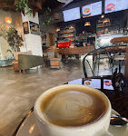 Daphne's Coffee & Tea’de taze kahve kokusu ve özenle demlenmiş çay keyfi.