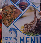 Bistro Dolphine’s Restaurant Cafe & Bar’da deniz manzaralı yemek keyfi