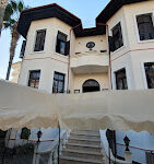 Mono Lounge’ta modern dekorasyon ve rahat atmosfer.