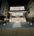 Chakra mağazasında sergilenen ev tekstili, banyo ürünleri ve doğal yaşam temalı dekorasyon ürünleri – Alanya’da zarif ve huzurlu yaşam tarzı mağazası.