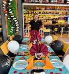 Rüzgar Restaurant Cafe Bar’da deniz manzarası eşliğinde keyifli yemek ve içecek deneyimi.