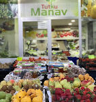 Tutku Manav’da sergilenen taze meyve ve sebzeler, doğal ve renkli ürün çeşitleri.