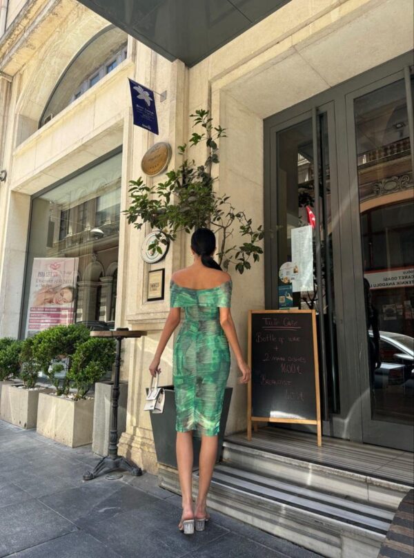 T-027 Yeşil Bayan Elbise (Omzu Açık Midi Desenli)