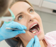 Alanya’da kök kanal tedavisi ile dişlerinizi çektirmeden kurtarın. Ağrısız, hızlı ve modern tedavi için güvenilir klinikleri hemen inceleyin!