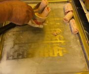 The Brother’s Coffee’s Alanya’da gençlerin tava dondurma alırken sıraya girdiği hareketli kalabalık ve renkli sunumlar