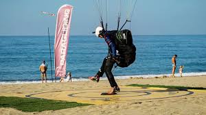 Alanya semalarında düzenlenen yamaç paraşütü dünya şampiyonasında sporcular gökyüzünde süzülüyor