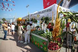 Egzotik meyvelerle dolu 4. Alanya Tropikal Meyve Festivali.