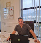 “Op. Dr. Serkan Bozkurt Genel Cerrahi ve Proktoloji Kliniği modern muayene odası ve cerrahi ekipmanlarla hizmet veren klinik.”