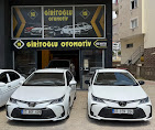 “Giritoğlu Otomotiv showroomunda sergilenen farklı marka ve model otomobillerin bulunduğu modern araç satış alanı.”
