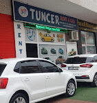 “Tuncer Rent A Car Alanya ofisi ve araç kiralama hizmetleri sunan modern alan.”