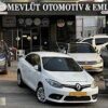 “Mevlüt Otomotiv showroomunda sergilenen farklı marka ve model araçların bulunduğu modern oto galeri görüntüsü.”