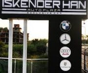 “İskenderhan Auto Plaza, ikinci el ve sıfır araç satış alanı, Alanya otomobil hizmetleri.”