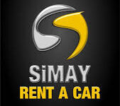 Simay Rent a Car ofisinde park edilmiş kiralık araçlar, ön planda sedan ve SUV modelleri