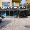 "Ada Otomotiv’de araç bakım ve onarım hizmeti alan modern servis ortamı ve profesyonel ekip."