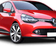 Alanya Araç Kiralama ofisinde park etmiş çeşitli kiralık araçlar, ön planda sedan ve SUV modelleri