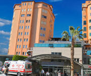 “Başkent Üniversitesi Alanya Hastanesi modern hasta kabul ve sağlık hizmet alanlarıyla hizmet veren hastane binası.”