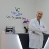 “Op. Dr. İlker Zan Alanya’da modern klinik ortamında varis ve damar tedavisi uygularken.”