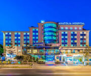 “And Özel Sağlık modern klinik ortamı ve hasta danışmanlık alanı.”