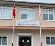 “Anne Çocuk Sağlığı Merkezi modern muayene odaları ve anne çocuk sağlık hizmet alanı.”