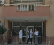 “Oba Ahmet Nezahat Tokuş Aile Sağlığı Merkezi modern muayene odaları ve sağlık hizmet alanı.”