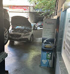 “Premium Auto Garage’ta profesyonel oto servis ve araç bakım hizmetleri.”