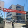 “Alanya Ağız ve Diş Sağlığı Merkezi modern diş klinik odası ve tedavi alanı.”
