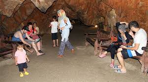 Damlataş Mağarası, 2026 turlarının en çok ilgi gören ve mutlaka görülmesi gereken noktası olarak öne çıkıyor.