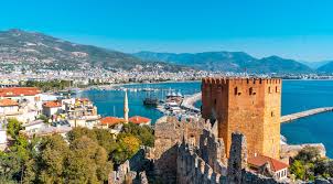 Tarihin sessiz tanığı Alanya Kızıl Kule, tarihi mimarisi ve Akdeniz manzarasıyla