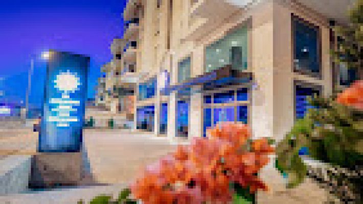 “Alanya Can Dialysis Center modern diyaliz ünitesi ve hasta bakım alanları ile hizmet veren sağlık merkezi.”