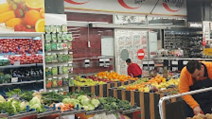 Tahtakale Spot Alışveriş Merkezi Kızılarık – Alanya Kızılarık’ta uygun fiyatlı spot ürünler ve ikinci el eşyaların bulunduğu alışveriş merkezi.