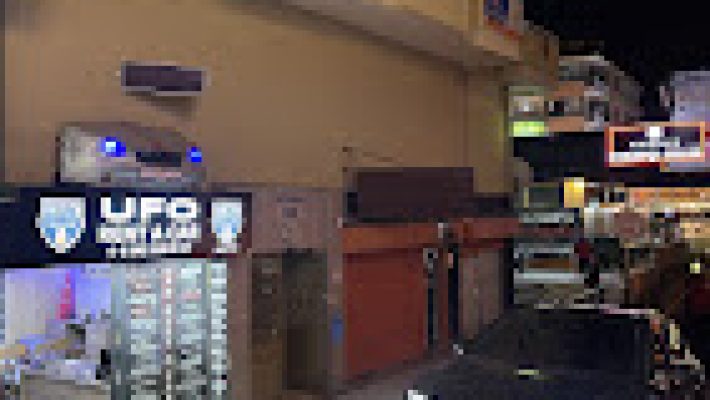 Ufo Rent A Car Alanya’da kiralık araçlar, ofis alanı ve araç teslim/teslim alma noktası.