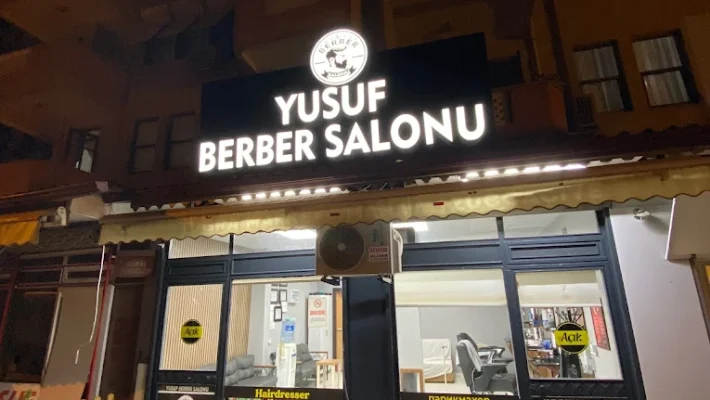 Yusuf Berber Salonu – Alanya’da erkek kuaför hizmetleri sunan modern ve hijyenik berber salonu.