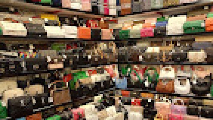 Alanya Bag Shop – Deri ve tekstil çantalar, sırt çantaları ve aksesuarların satıldığı mağaza.