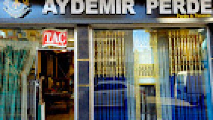 Alanya Perdeci Aydemir mağazasında sergilenen modern ve şık perde modelleri ile özel tasarım perde seçenekleri.