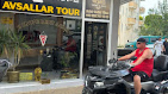 “Europe Rent A Car Avsallar araç filosu; araç kiralama, tur organizasyonu, emlak danışmanlığı ve havalimanı transfer hizmetleri sunan modern işletme.”