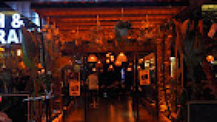 Costa Flamingo Restaurant’ta deniz kıyısında, şık sunumlarla servis edilen taze deniz ürünleri ve Akdeniz mutfağı lezzetleri.