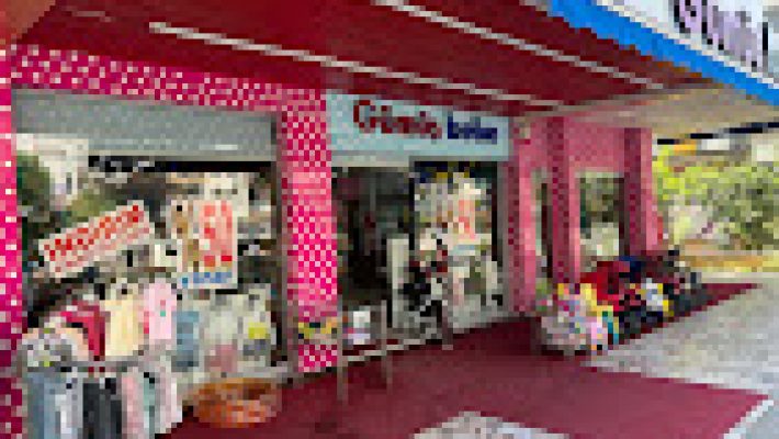 Gümüş Bebe Alanya – Bebek ve çocuk giyimi, oyuncaklar ve aksesuarlarla geniş ürün yelpazesi sunan mağaza.