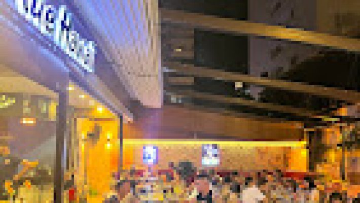 Blue Hawaii Restaurant Steak House & Bar’da tropikal atmosferde eşsiz lezzetler. 🥩🍹🌴