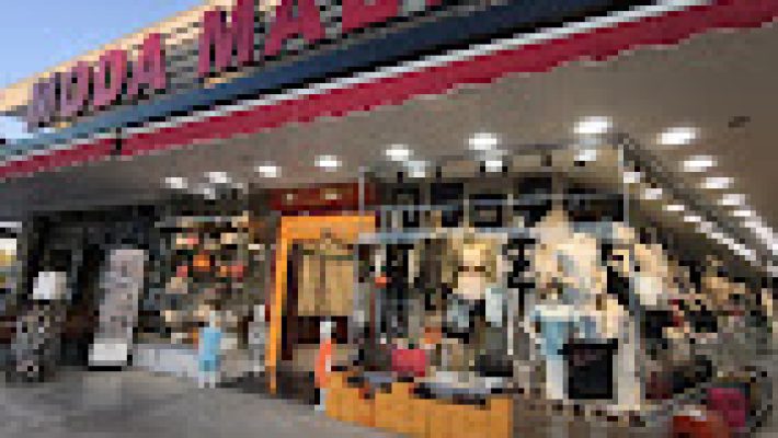 MODA MALL, Alanya’da moda, aksesuar ve ayakkabı alışverişinde öne çıkan modern ve şık alışveriş merkezi.